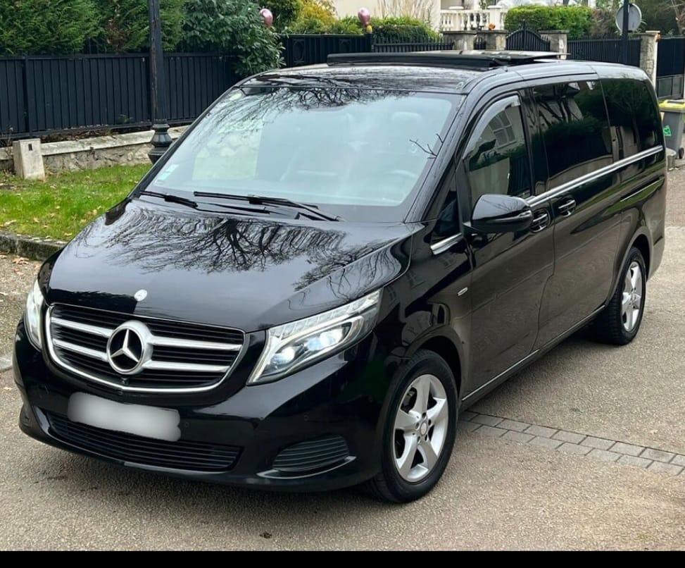Mercedes Vito minibus used for group airport transfers